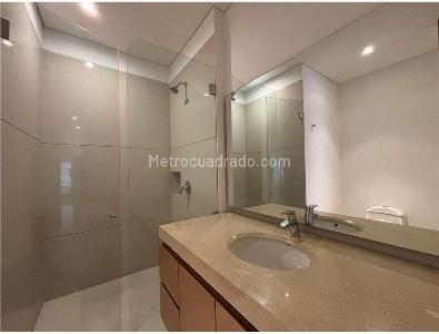 Apartamento de 2 alcobas en venta en Chico, Bogotá, 123 m² · foto 4 de 7