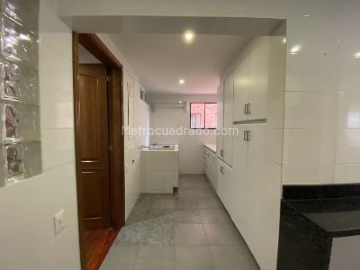 Apartamento en venta en Los Rosales, Bogotá · foto 10 de 18
