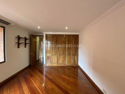 Apartamento en venta en Los Rosales, Bogotá · foto 14 de 18