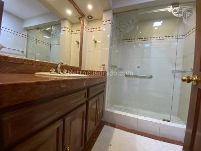 Apartamento en venta en Los Rosales, Bogotá · foto 16 de 18