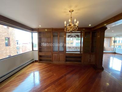 Apartamento en venta en Los Rosales, Bogotá · foto 6 de 18