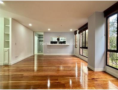 Apartamento en venta en Santa Barbara, Bogotá · foto 2 de 16