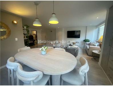Apartamento de 2 alcobas en venta en Chico Santa Barbara, Bogotá, 100 m² · foto 4 de 13