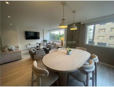 Apartamento de 2 alcobas en venta en Chico Santa Barbara, Bogotá, 100 m² · foto 5 de 13