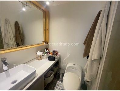 Apartamento de 2 alcobas en venta en Chico Santa Barbara, Bogotá, 100 m² · foto 9 de 13