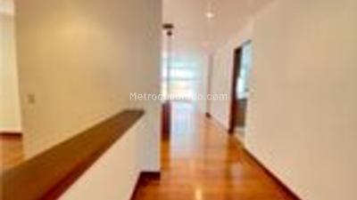 Apartamento en venta en Santa Barbara, Bogotá · foto 2 de 18