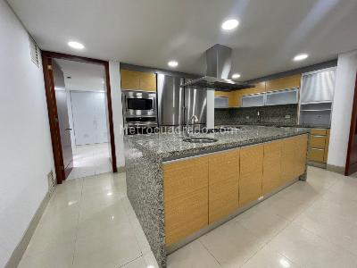 Casa de 4 alcobas en venta en Santa Ana Oriental, Bogotá, 1000 m² · foto 4 de 17