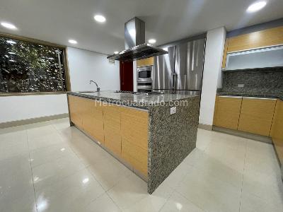 Casa de 4 alcobas en venta en Santa Ana Oriental, Bogotá, 1000 m² · foto 3 de 17
