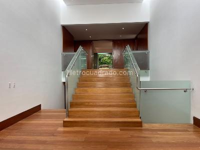 Casa de 4 alcobas en venta en Chico Alto, Bogotá, 1000 m² · foto 9 de 18