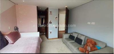 Apartamento de 3 alcobas en venta en El Nolgal, Bogotá, 235 m² · foto 3 de 10
