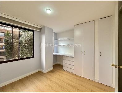 Apartamento en venta en Santa Barbara Occidental, Bogotá · foto 7 de 15
