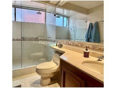 Apartamento en venta en Santa Barbara Occidental, Bogotá · foto 3 de 12