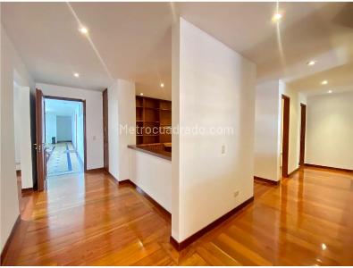 Apartamento en venta en Santa Barbara Occidental, Bogotá · foto 9 de 12