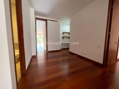 Apartamento de 3 alcobas en venta en Chico Norte, Bogotá, 198 m² · foto 14 de 19