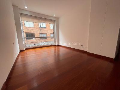 Apartamento de 3 alcobas en venta en Chico Norte, Bogotá, 198 m² · foto 15 de 19