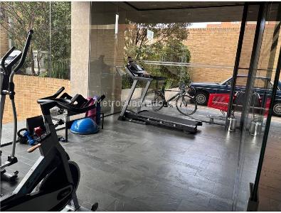 Apartamento de 2 alcobas en venta en Los Rosales, Bogotá, 102 m² · foto 16 de 20
