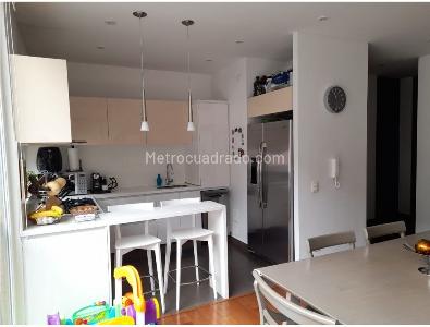 Apartamento de 3 alcobas en venta en Chico Alto, Bogotá, 130 m² · foto 2 de 18