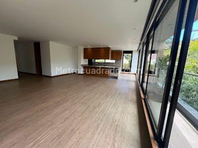 Apartamento de 2 alcobas en venta en Santa Barbara Alta, Bogotá, 189 m² · foto 5 de 19