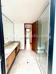 Apartamento de 2 alcobas en venta en Santa Barbara Alta, Bogotá, 152 m² · foto 6 de 17