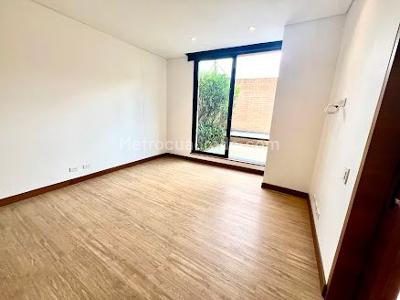 Apartamento de 2 alcobas en venta en Santa Barbara Alta, Bogotá, 152 m² · foto 7 de 17