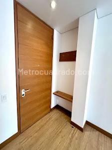Apartamento de 2 alcobas en venta en Santa Barbara Alta, Bogotá, 157 m² · foto 2 de 11