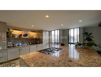 Apartamento de 4 alcobas en venta en Chico Norte, Bogotá, 181 m² · foto 6 de 18
