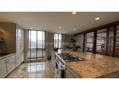 Apartamento de 4 alcobas en venta en Chico Norte, Bogotá, 181 m² · foto 15 de 18