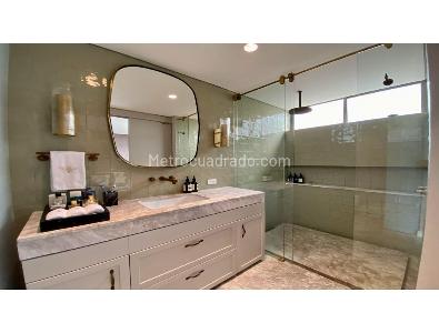 Apartamento de 4 alcobas en venta en Chico Norte, Bogotá, 181 m² · foto 16 de 18