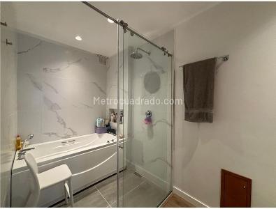 Apartamento de 3 alcobas en venta en Chico Norte, Bogotá, 176 m² · foto 9 de 19