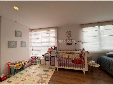 Apartamento de 3 alcobas en venta en Chico Norte, Bogotá, 176 m² · foto 10 de 19