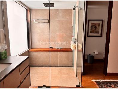 Apartamento de 3 alcobas en venta en Los Rosales, Bogotá, 250 m² · foto 16 de 16