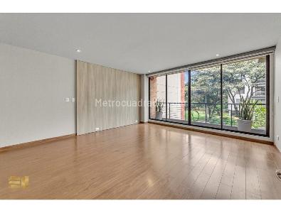 Apartamento de 2 alcobas en venta en Santa Barabara, Bogotá, 152 m² · foto 2 de 18