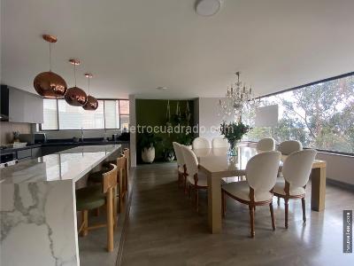 Apartamento de 3 alcobas en venta en Chico Alto, Bogotá, 250 m² · foto 5 de 18