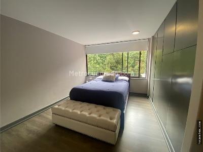 Apartamento de 3 alcobas en venta en Chico Alto, Bogotá, 250 m² · foto 6 de 18