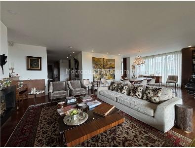 Apartamento de 4 alcobas en venta en La Cabrera, Bogotá, 356 m² · foto 4 de 13
