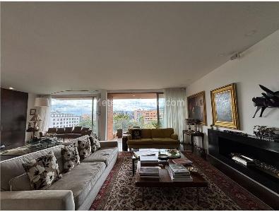 Apartamento de 4 alcobas en venta en La Cabrera, Bogotá, 356 m² · foto 2 de 13