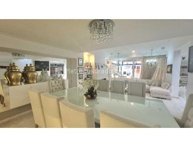 Casa de 3 alcobas en venta en Santa Barbara Occidental, Bogotá, 381 m² · foto 2 de 16