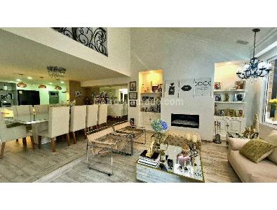 Casa de 3 alcobas en venta en Santa Barbara Occidental, Bogotá, 381 m² · foto 9 de 16