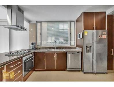 Apartamento de 3 alcobas en venta en Parque Del Virrey, Bogotá, 138 m² · foto 3 de 13