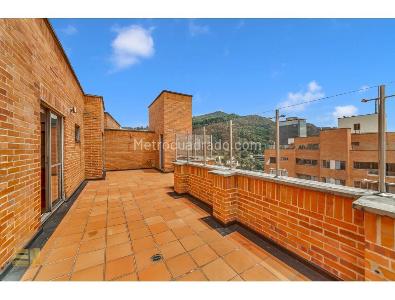 Apartamento de 3 alcobas en venta en Chico Santa Barbara, Bogotá, 202 m² · foto 3 de 18