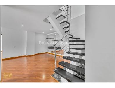 Apartamento de 3 alcobas en venta en Chico Santa Barbara, Bogotá, 202 m² · foto 18 de 18