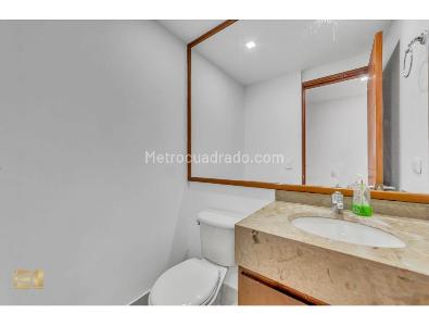 Apartamento de 3 alcobas en venta en Chico Santa Barbara, Bogotá, 202 m² · foto 7 de 18