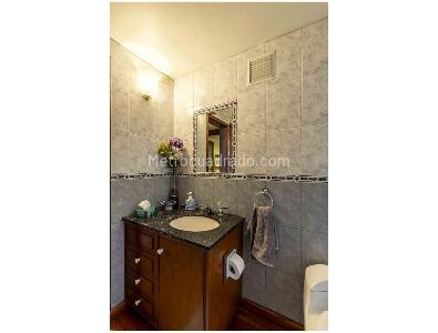 Apartamento de 3 alcobas en venta en Chico Norte, Bogotá, 188 m² · foto 15 de 16