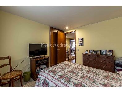 Apartamento de 3 alcobas en venta en Chico Norte, Bogotá, 188 m² · foto 13 de 16
