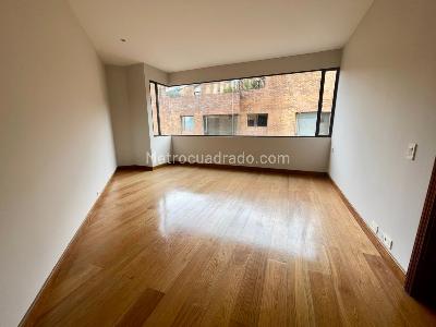 Apartamento de 3 alcobas en arriendo en Chico, Bogotá, 400 m² · foto 10 de 14