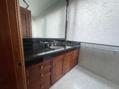 Apartamento de 3 alcobas en arriendo en Chico, Bogotá, 400 m² · foto 5 de 14