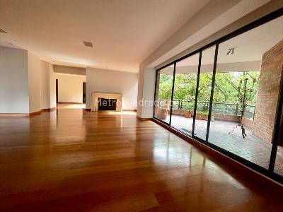 Apartamento de 3 alcobas en arriendo en Chico, Bogotá, 400 m² · foto 8 de 14
