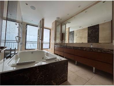Apartamento de 4 alcobas en venta en Los Rosales, Bogotá, 350 m² · foto 12 de 17