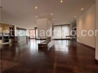 Apartamento de 4 alcobas en venta en Los Rosales, Bogotá, 350 m² · foto 1 de 17