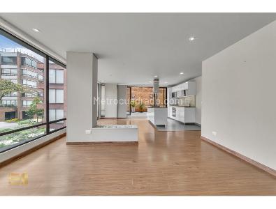 Apartamento de 2 alcobas en venta en Santa Barbara, Bogotá, 122 m² · foto 2 de 16